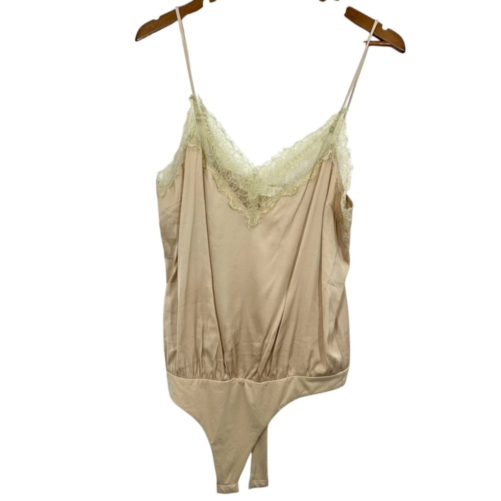 ASTR The Label Champagne Cream Lace Trim Cami Bodysuit Size L Feminine Delicate